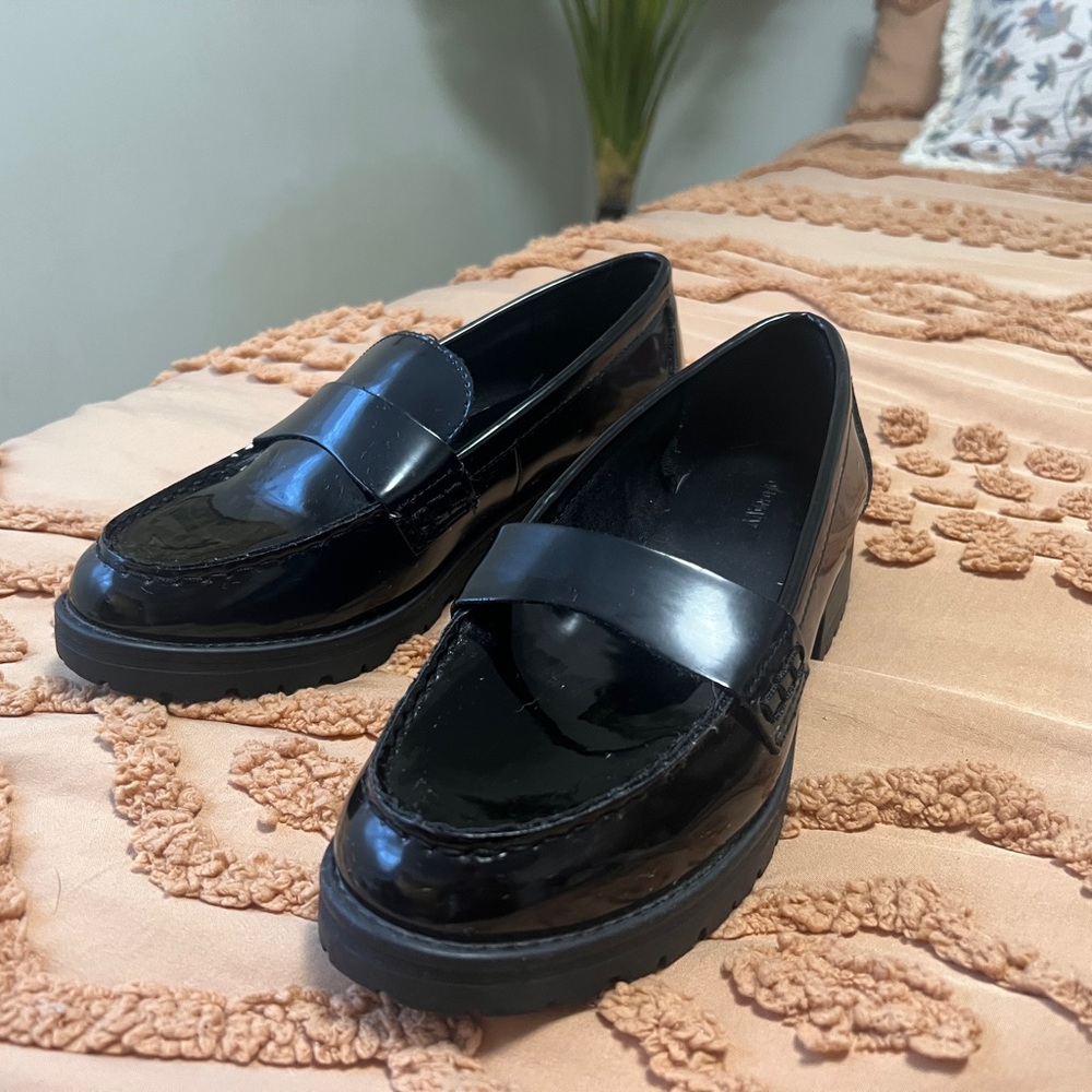 Old Navy Black Flats with Chunky Sole - Picture 2 of 4